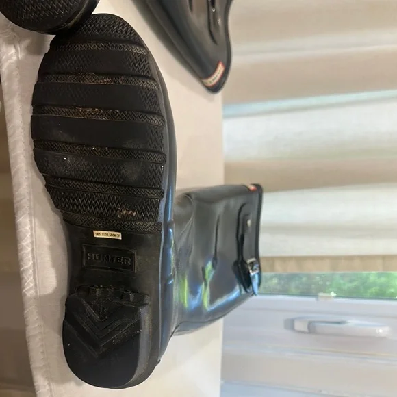 Hunter Women's Black Rain Boots - Picture 6 of 9